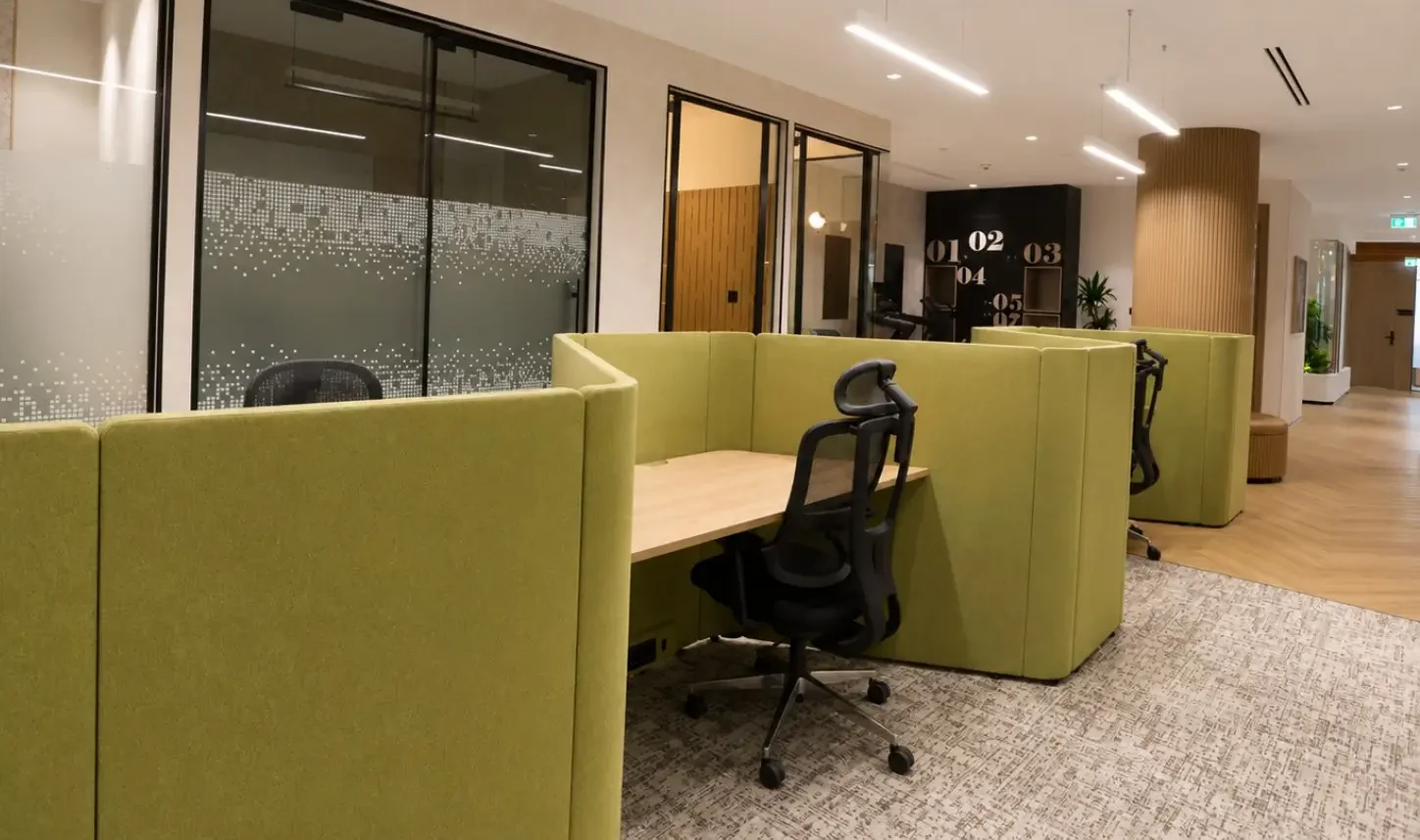 Coworking Desk img